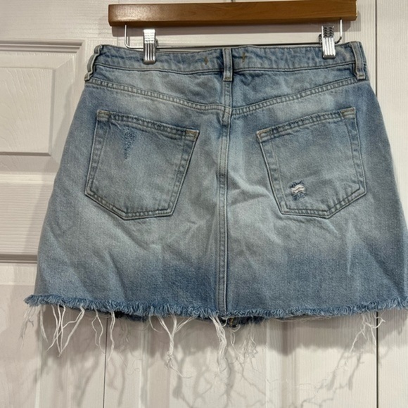 FREE PEOPLE distressed mini skirt size 30 - Picture 3 of 3